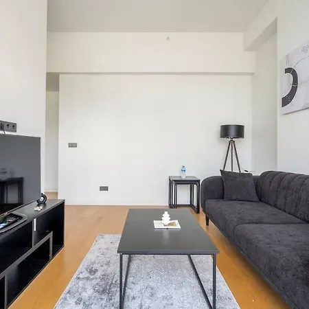 Upscale With Top-notch Amenities *